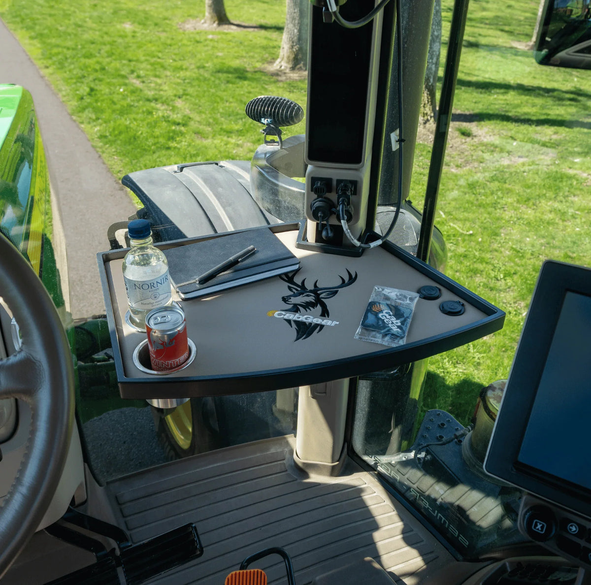 CabTable™ for John Deere 7300R